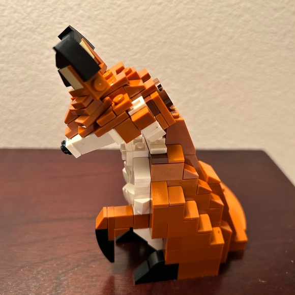 Red Fox Building Brick Model - Picture 7 of 8